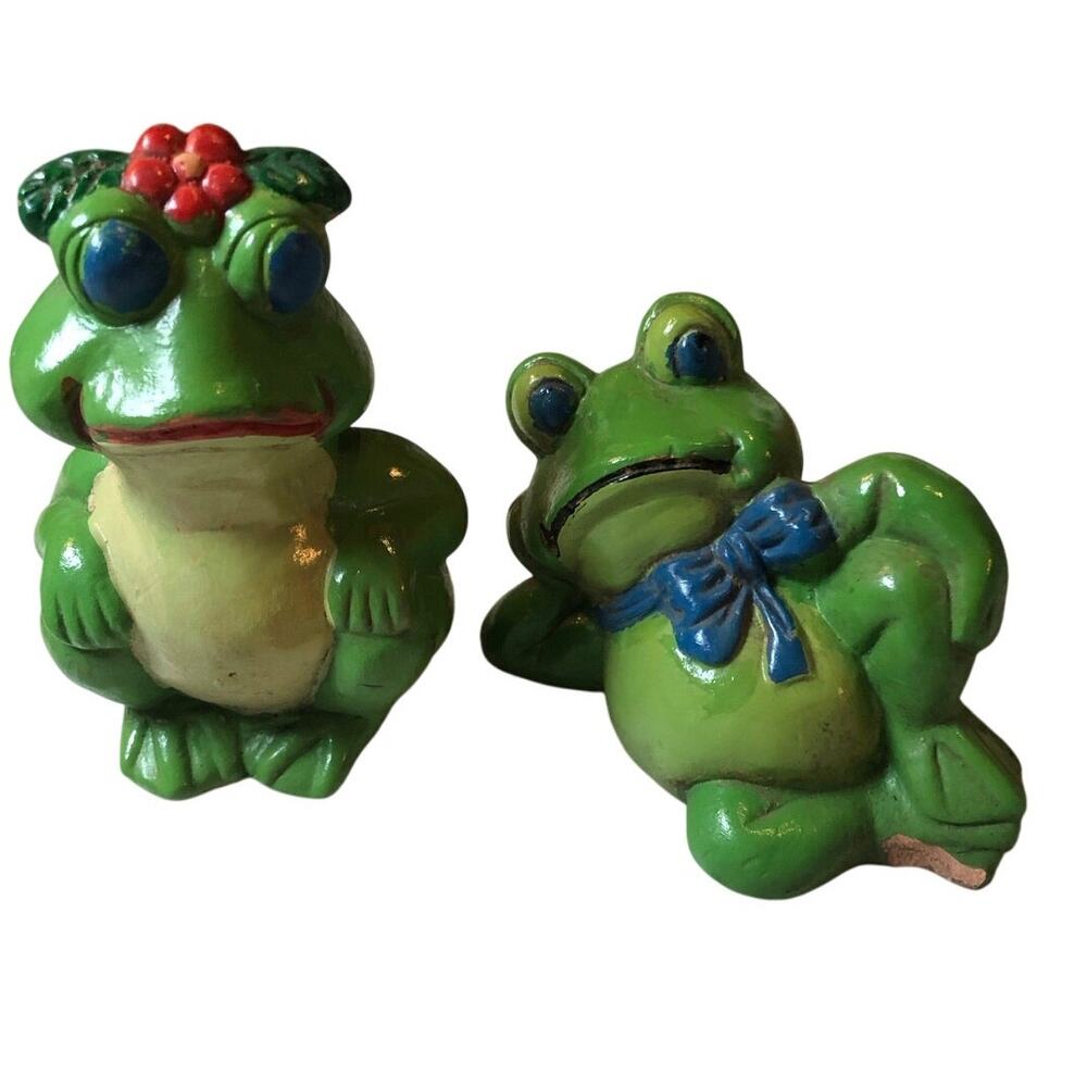 Frogs Vintage pair of clay frogs Hand Painted 4x3x2